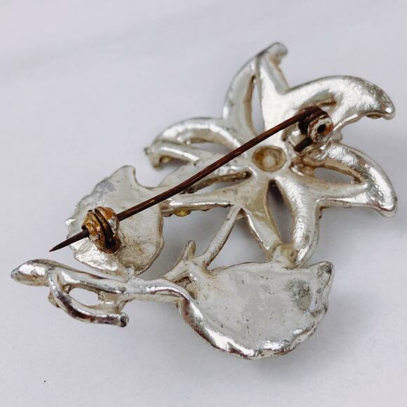 Mid Century AB Rhinestone Floral Brooch Silver Tone Textured Metal Vintage Pin - Picture 3 of 11